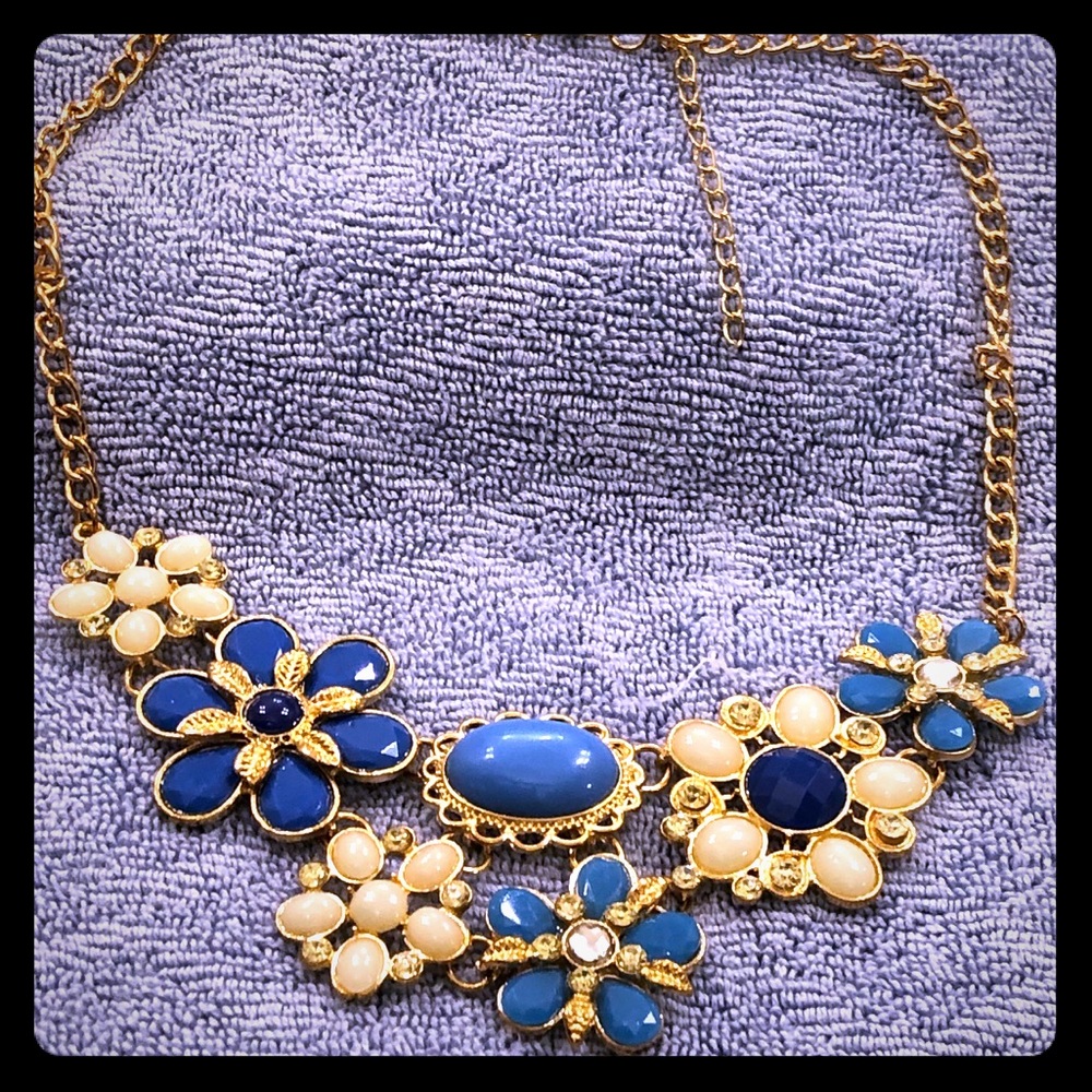 Blue, teal and beige necklace